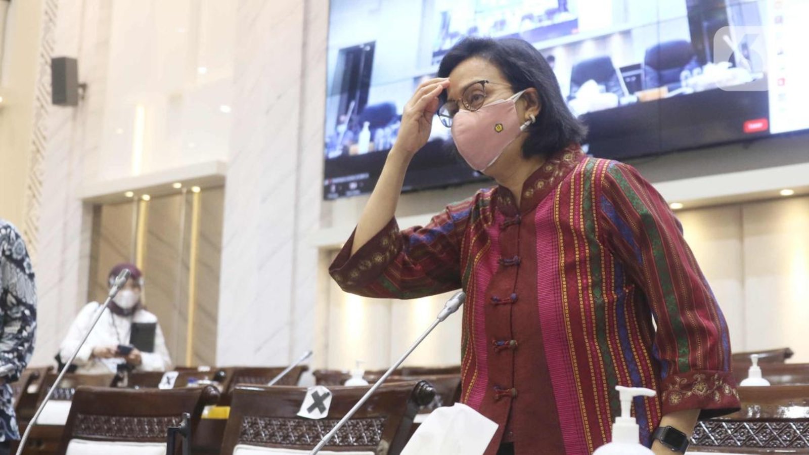 083151800_1615807203-20210315-Menkeu_Sri_Mulyani_Beberkan_Perubahan_Pengelompokan_Skema_Barang_Kena_Pajak-3.jpg