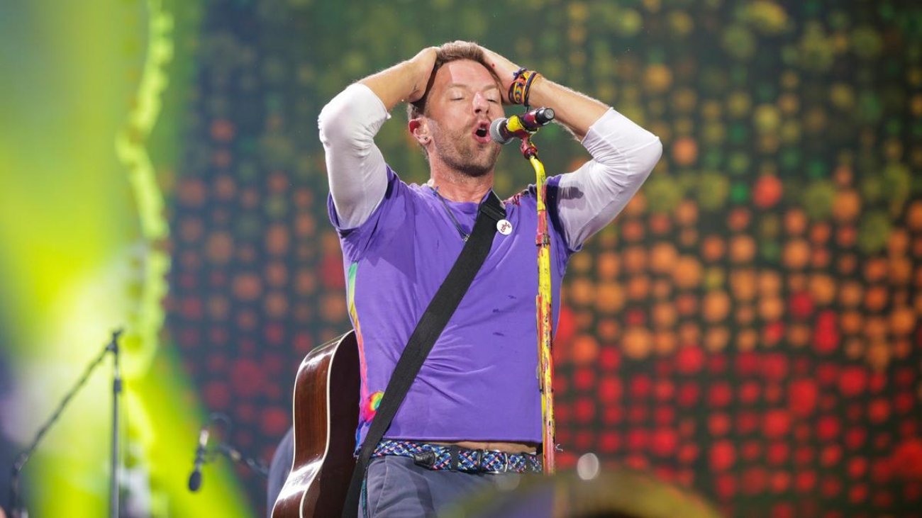 036590200_1502093751-Coldplay-Chris-Martin4.jpg