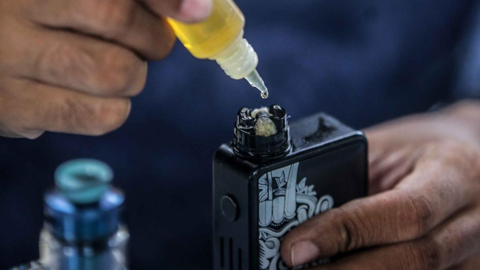 043184900_1573551046-20191112-Larangan-Vape-dan-Rokok-Elektrik-FANANI-5.jpg