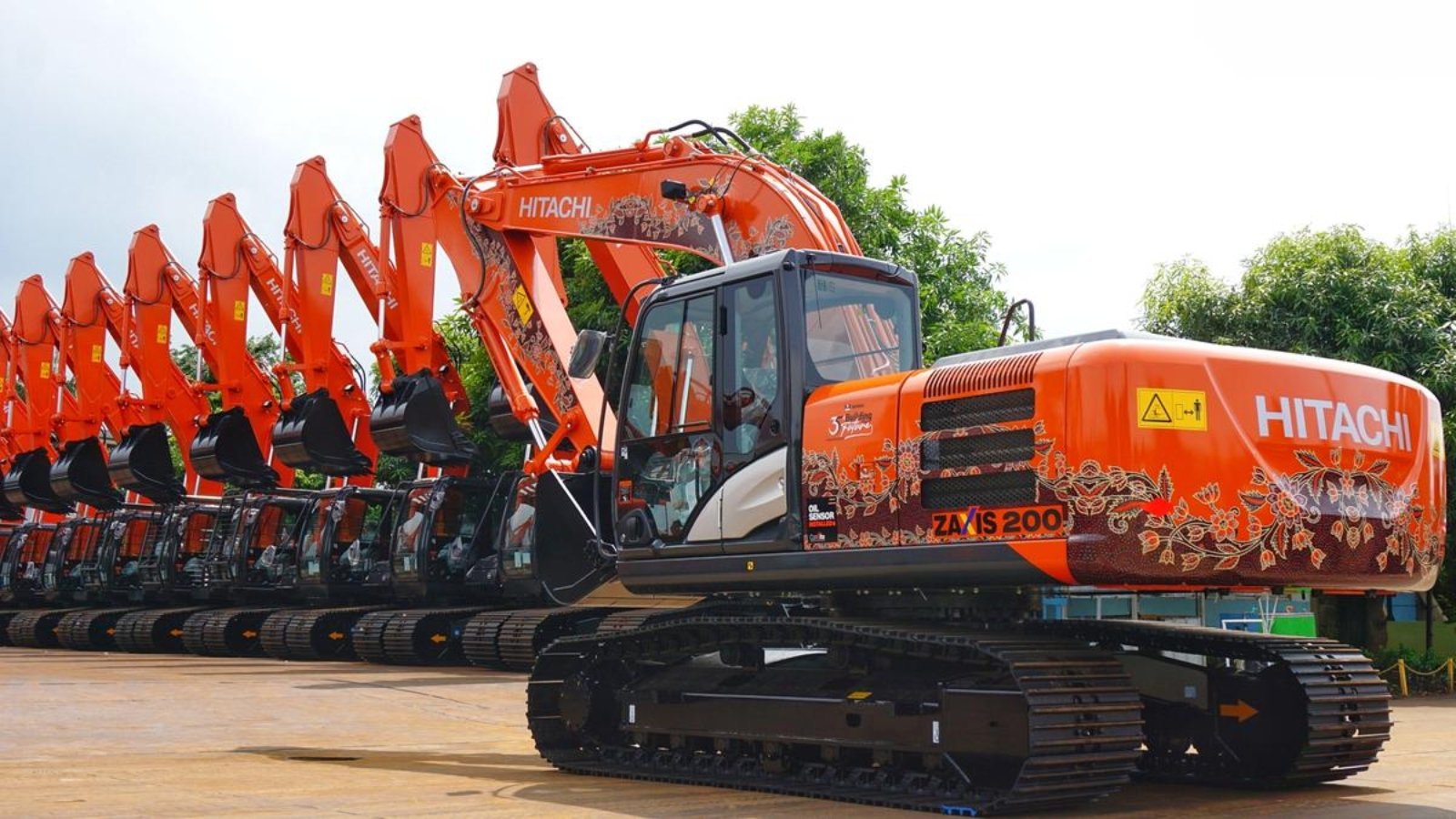 070442900_1708433602-Foto_Release_Hexindo_Ekskavator_Hitachi_Spesial_Seri_Batik__3_.jpg