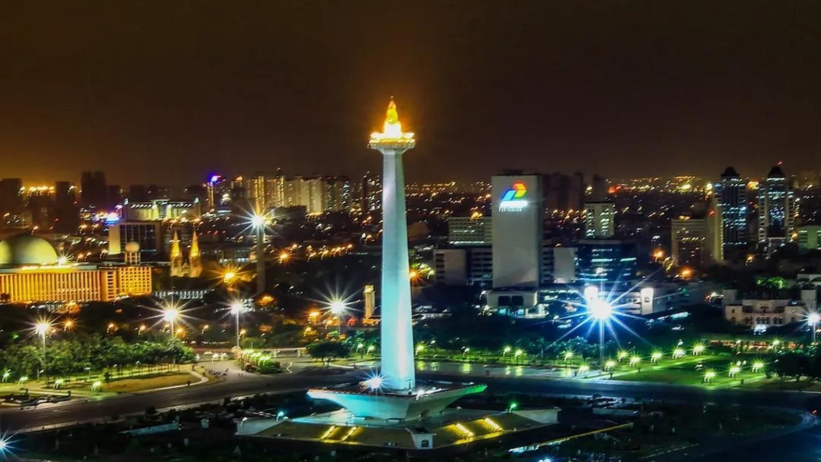 044955500_1759997272-Pemandangan_Monas_di_Waktu_Malam.jpg