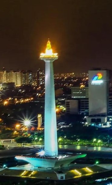 044955500_1759997272-Pemandangan_Monas_di_Waktu_Malam.jpg
