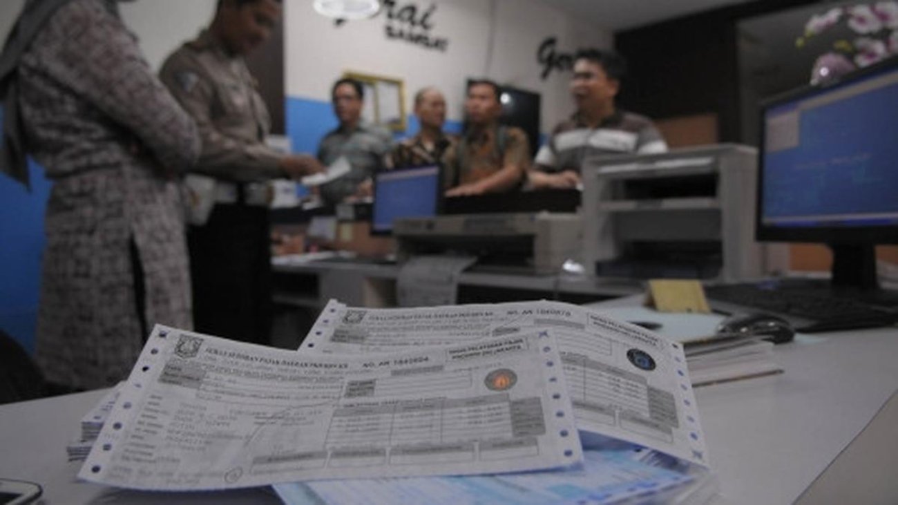 030603500_1779273740-20150627145838-layanan-gerai-samsat-permudah-warga-perpanjang-pajak-kendaraan-007-isn.jpg
