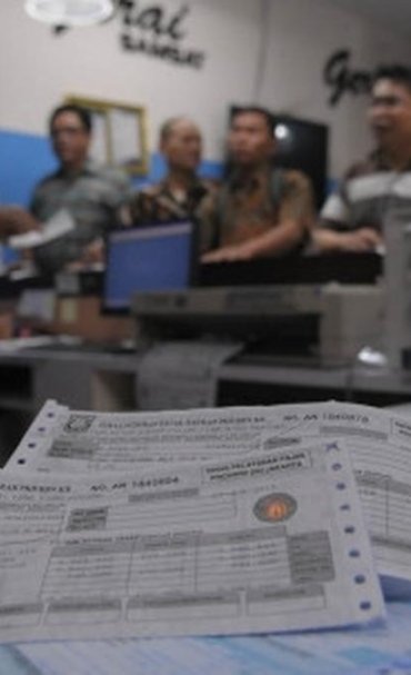 030603500_1779273740-20150627145838-layanan-gerai-samsat-permudah-warga-perpanjang-pajak-kendaraan-007-isn.jpg