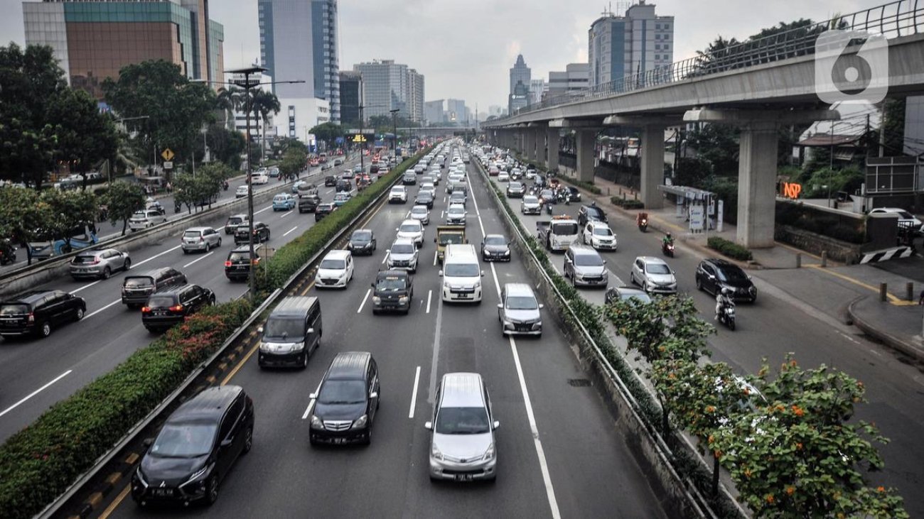 083938600_1651062764-20220427-Ganjil-Genap-Jakarta-Lebaran-1.jpg
