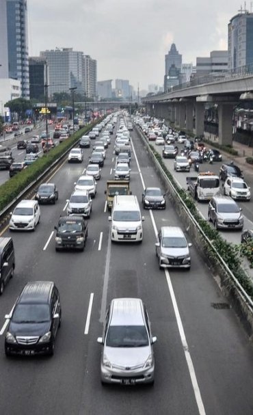 083938600_1651062764-20220427-Ganjil-Genap-Jakarta-Lebaran-1.jpg
