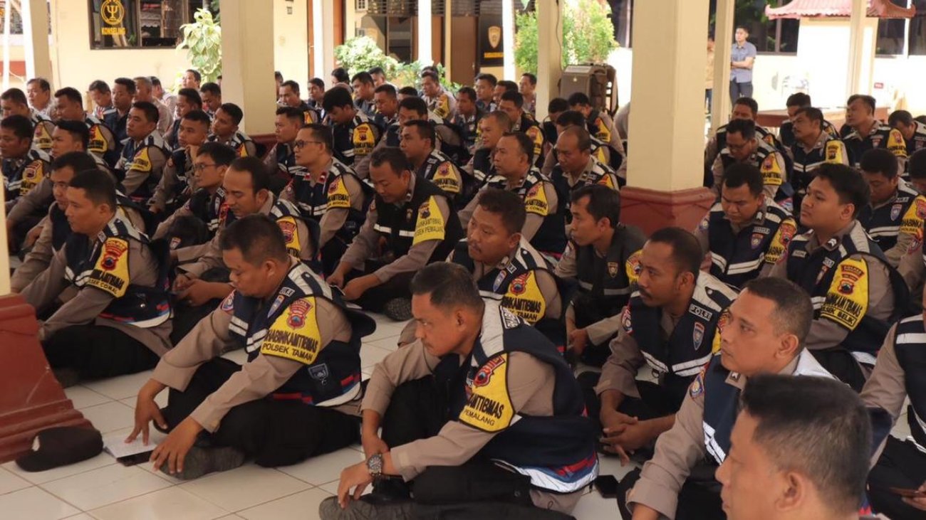 036017900_1700230662-BHABINKAMTIBMAS_PEMALANG.jpg