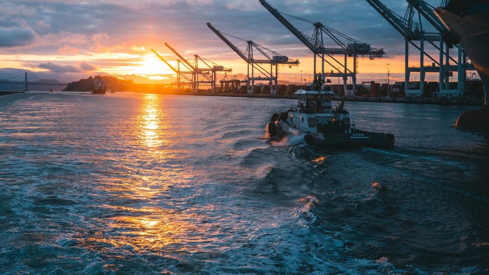 005926300_1687477254-panoramic-shot-oil-rigs-sea-with-beautiful-sunset.jpg