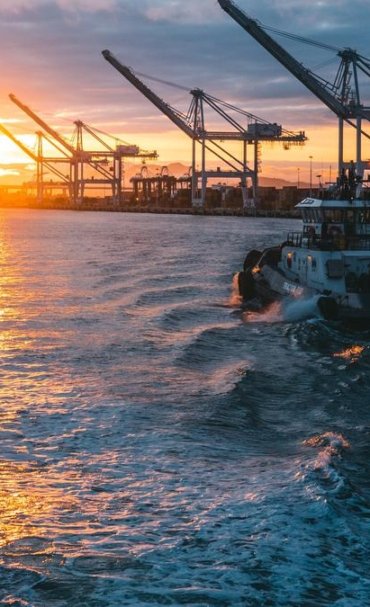 005926300_1687477254-panoramic-shot-oil-rigs-sea-with-beautiful-sunset.jpg