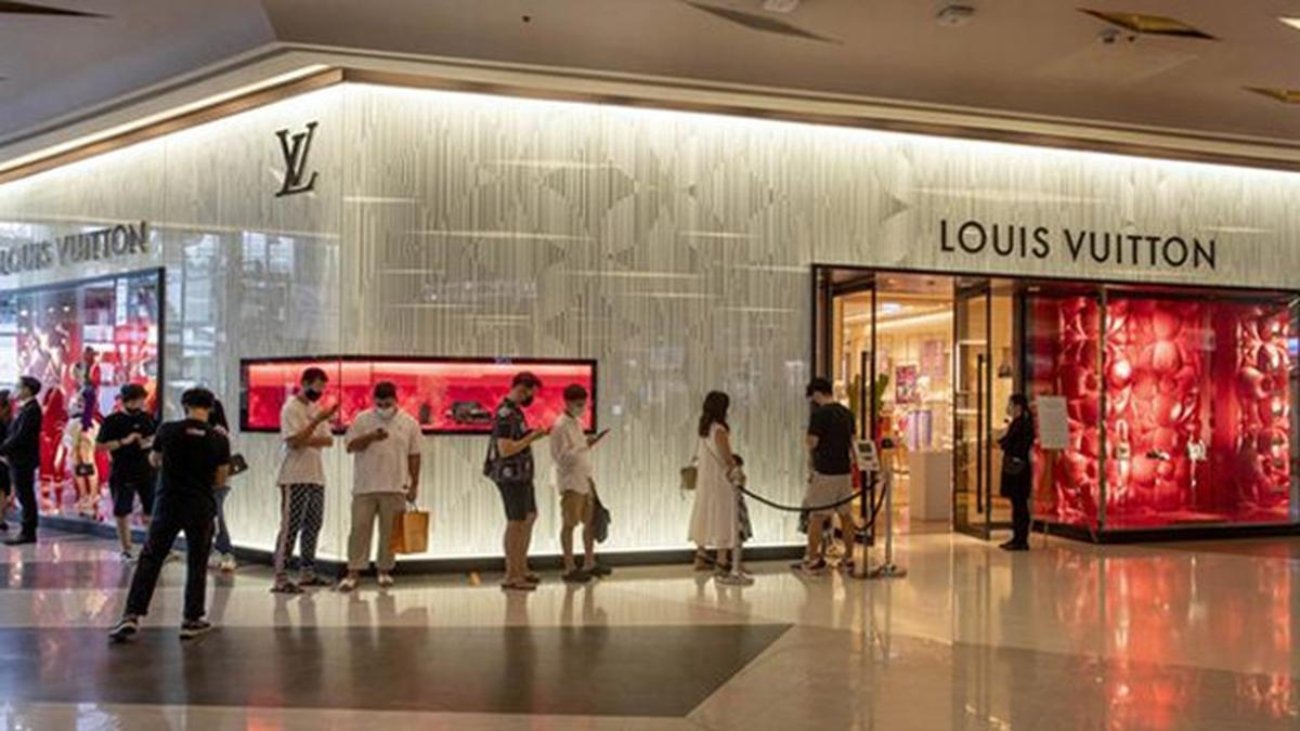 056908700_1592573961-Antri_di_Mall.jpg