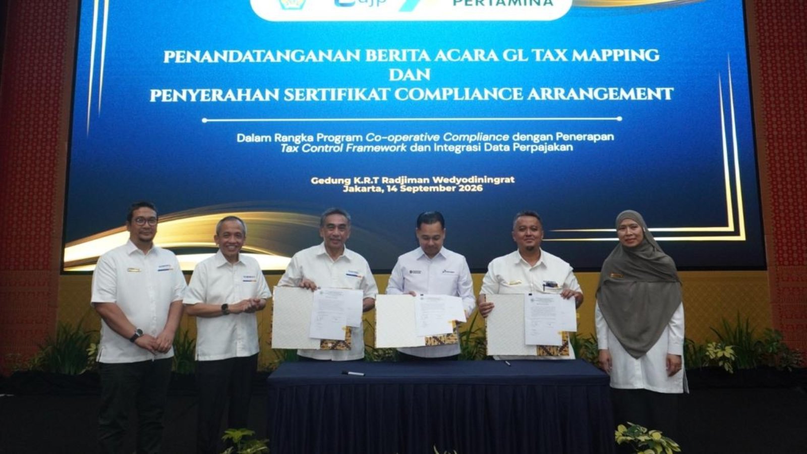 058617600_1789730023-Penandatanganan_BA_GL_Tax_Mapping_oleh_Dirut_Pertamina_Kepala_KPP_WPB_Tiga_dan_Ketua_Tim_GL_Tax_Mapping.jpg.jpeg